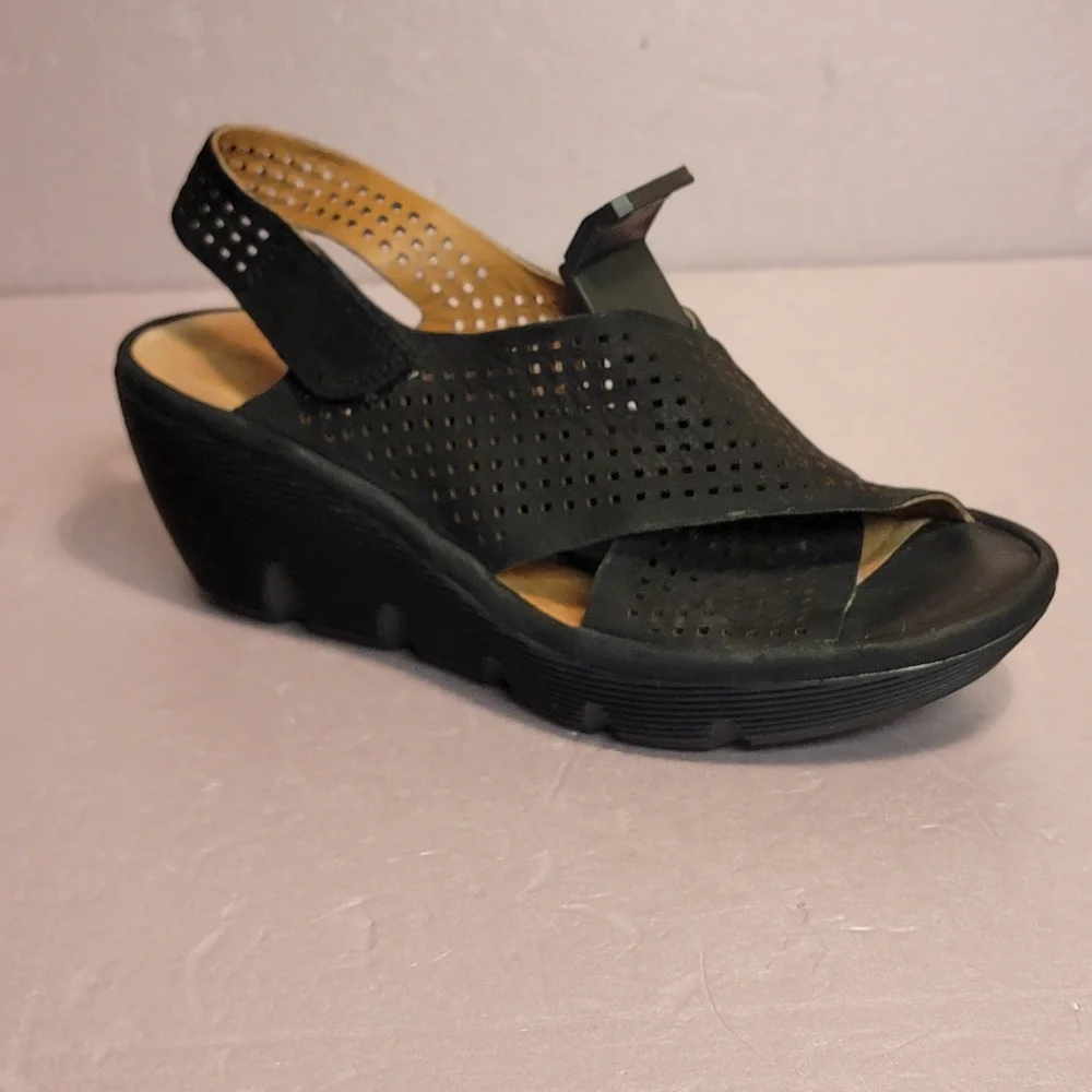 CLARKS WOMENS Wedge 6.5M Black - Picture 1 of 6